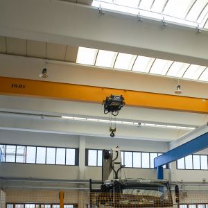 ����վ����ϵ�y(t��ng) workstation lifting system